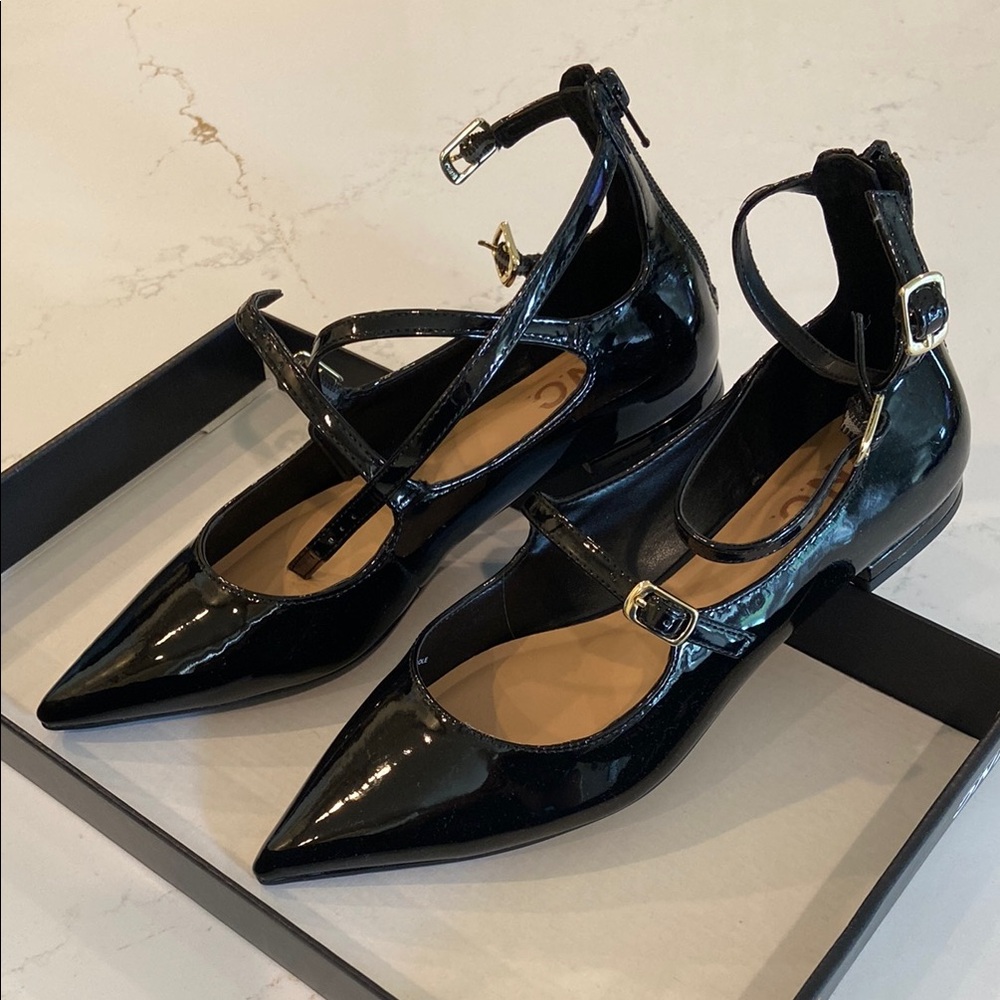 NWT Black Patent Leather Ankle Strap Pointed Toe Flats